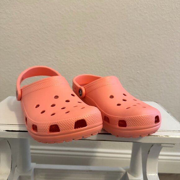 CROCS classic clog ladies' pink women's size 9 LN!! - Picture 1 of 3